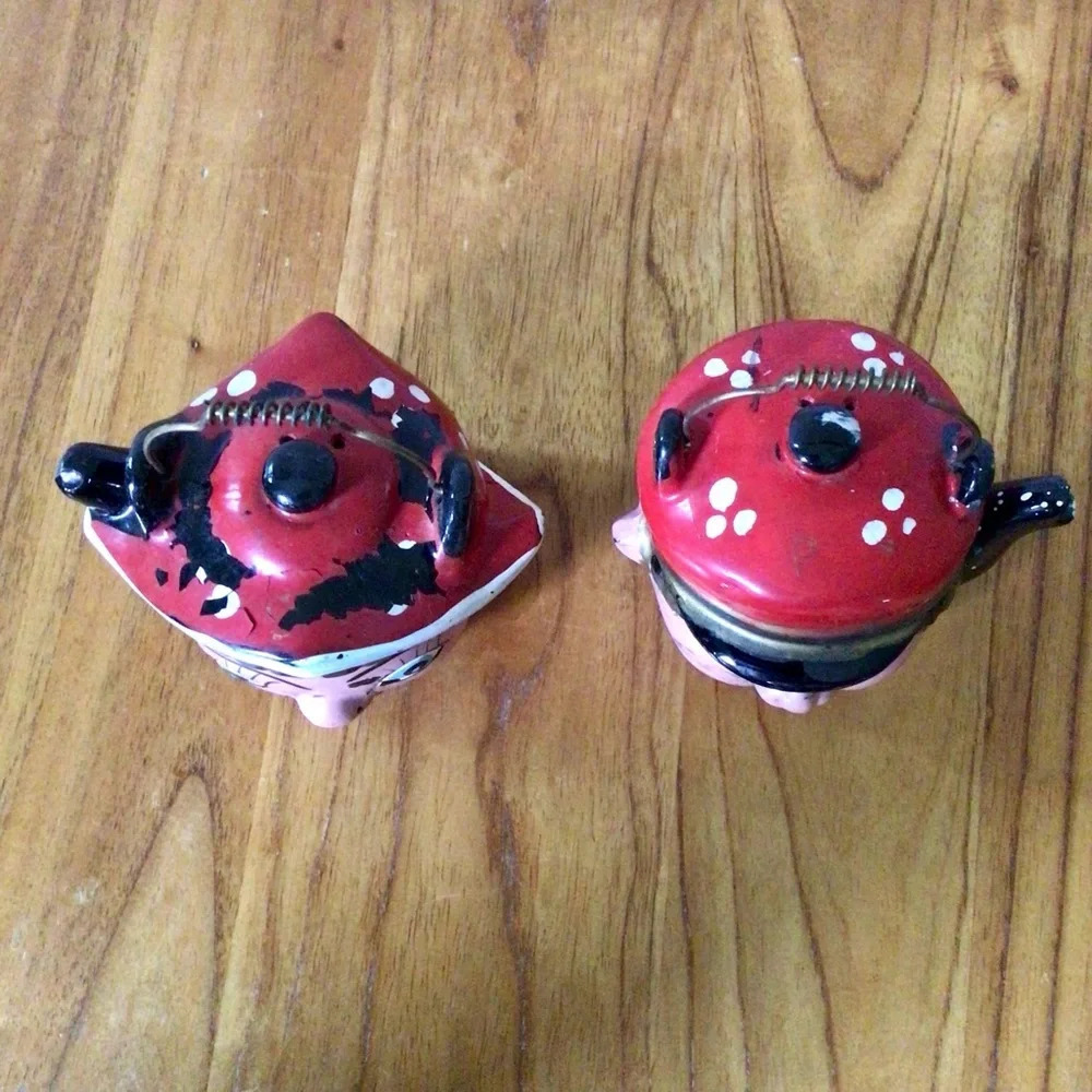 Vintage Redware Japan Dutch Boy and Girl Teapot Salt and Pepper Shaker Pair - Picture 8 of 8